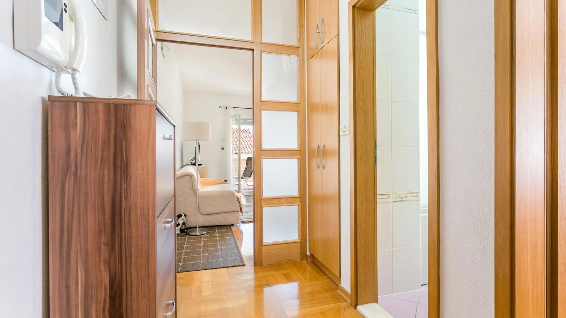 Apartments With A Parking Space Seget Donji, Trogir - 21374 0*,