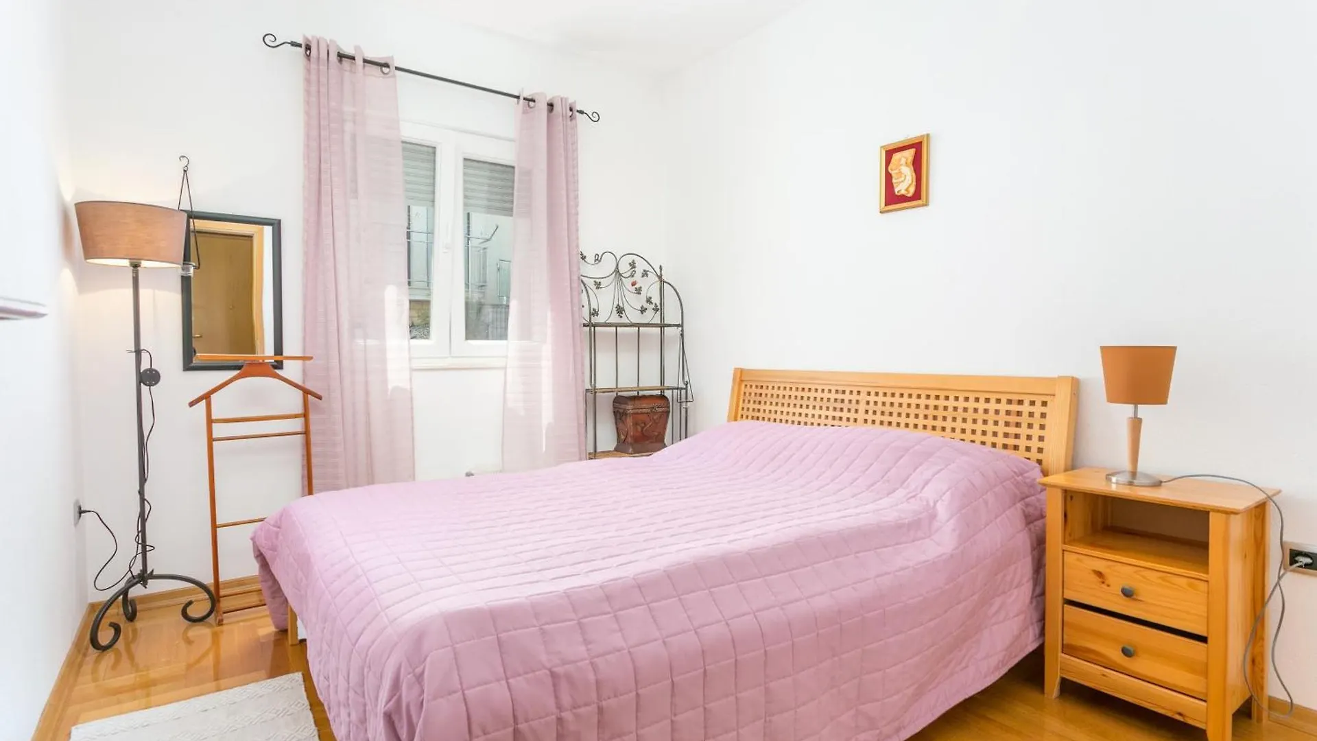 Apartments With A Parking Space Seget Donji, Trogir - 21374 0*,  크로아티아