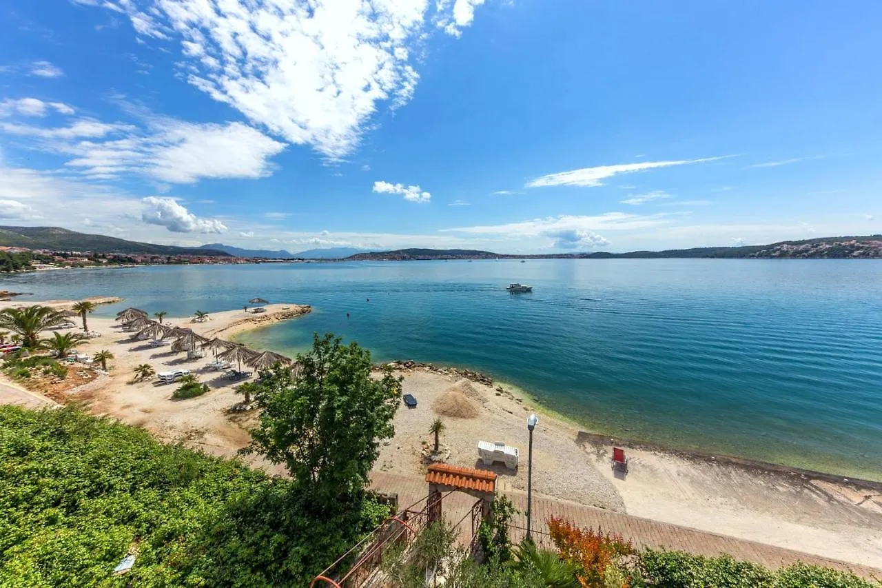 Apartments With A Parking Space Seget Donji, Trogir - 21374